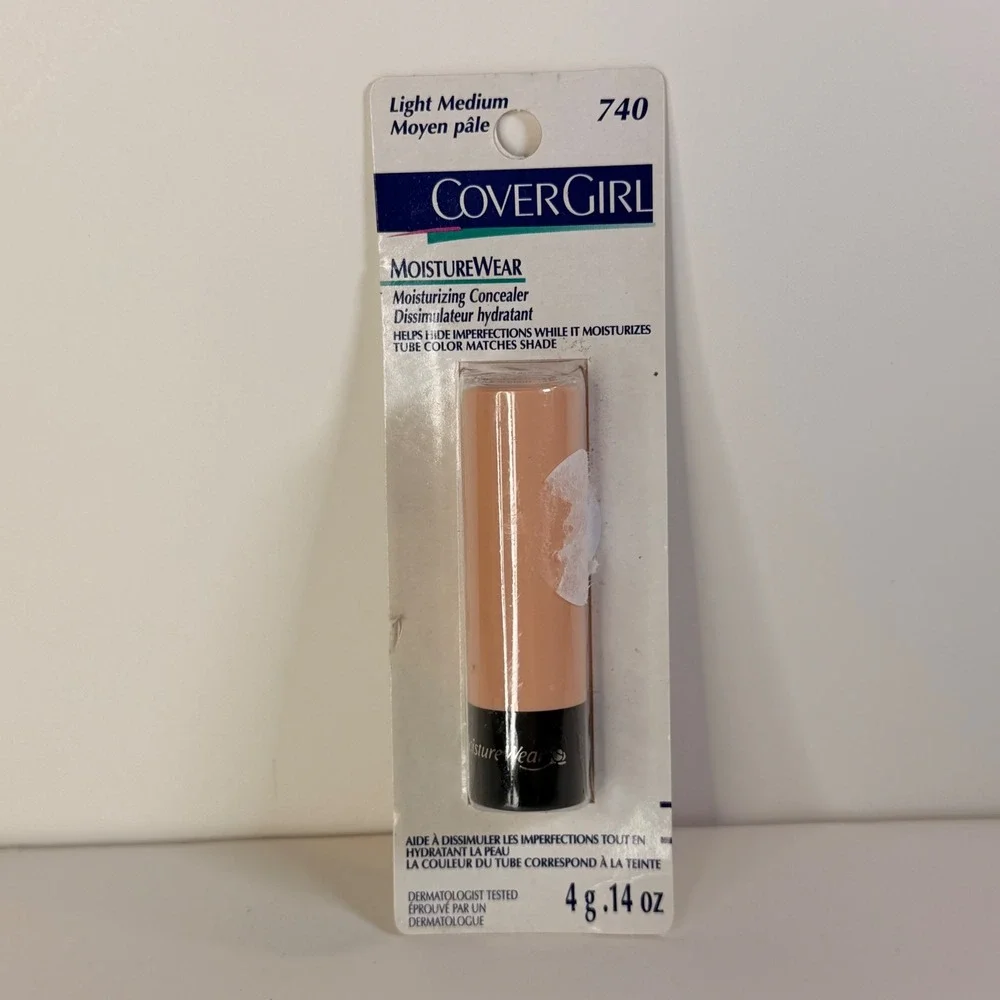 CoverGirl MoistureWear Moisturizing Concealer 740 Light Medium 4g .14 oz Stick